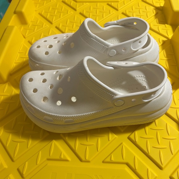 White Platform crocs - Picture 2 of 5
